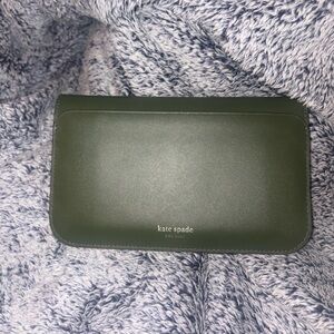 Like New Kate Spade Clutch Wallet